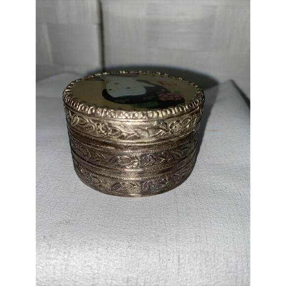 Vintage Japanese Silver Round Box with Painted Geisha on the Lid - Picture 7 of 10